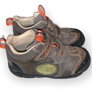 𝅺clarks Stompo Hi brown dinosaur boys high-top shoes US 8.5